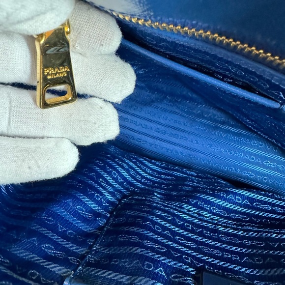 PRADA SAFFIANO LEATHER TOTE BAG WITH STRAP (LARGE) - Picture 12 of 16